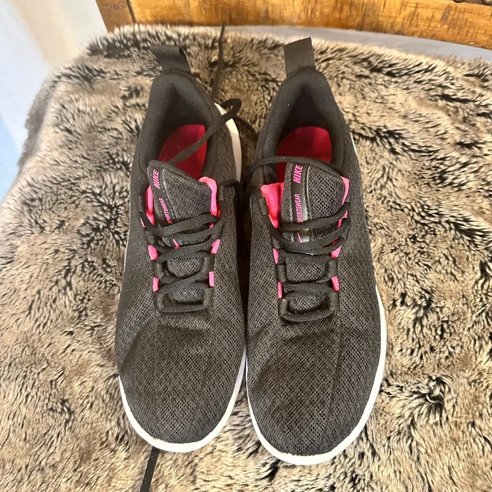 Nike Renew Rival Black and Pink Sneakers, size 6